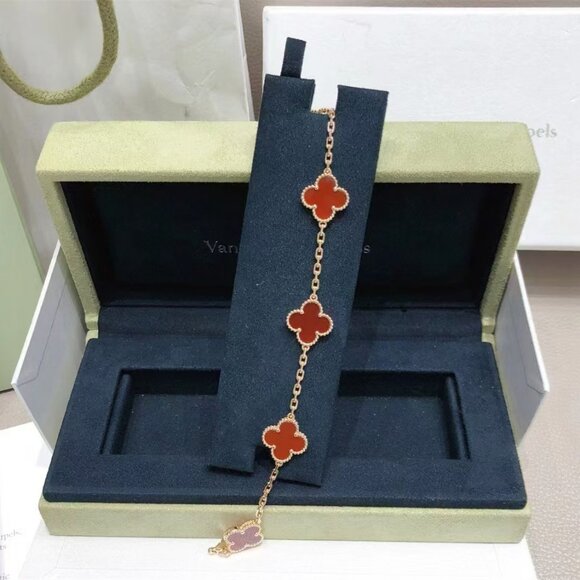 ✅Van Cleef & Arpels 18K gold red agate bracelet - Picture 1 of 6